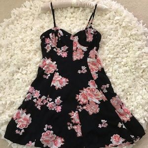 Short flowery summer dress size small! New!